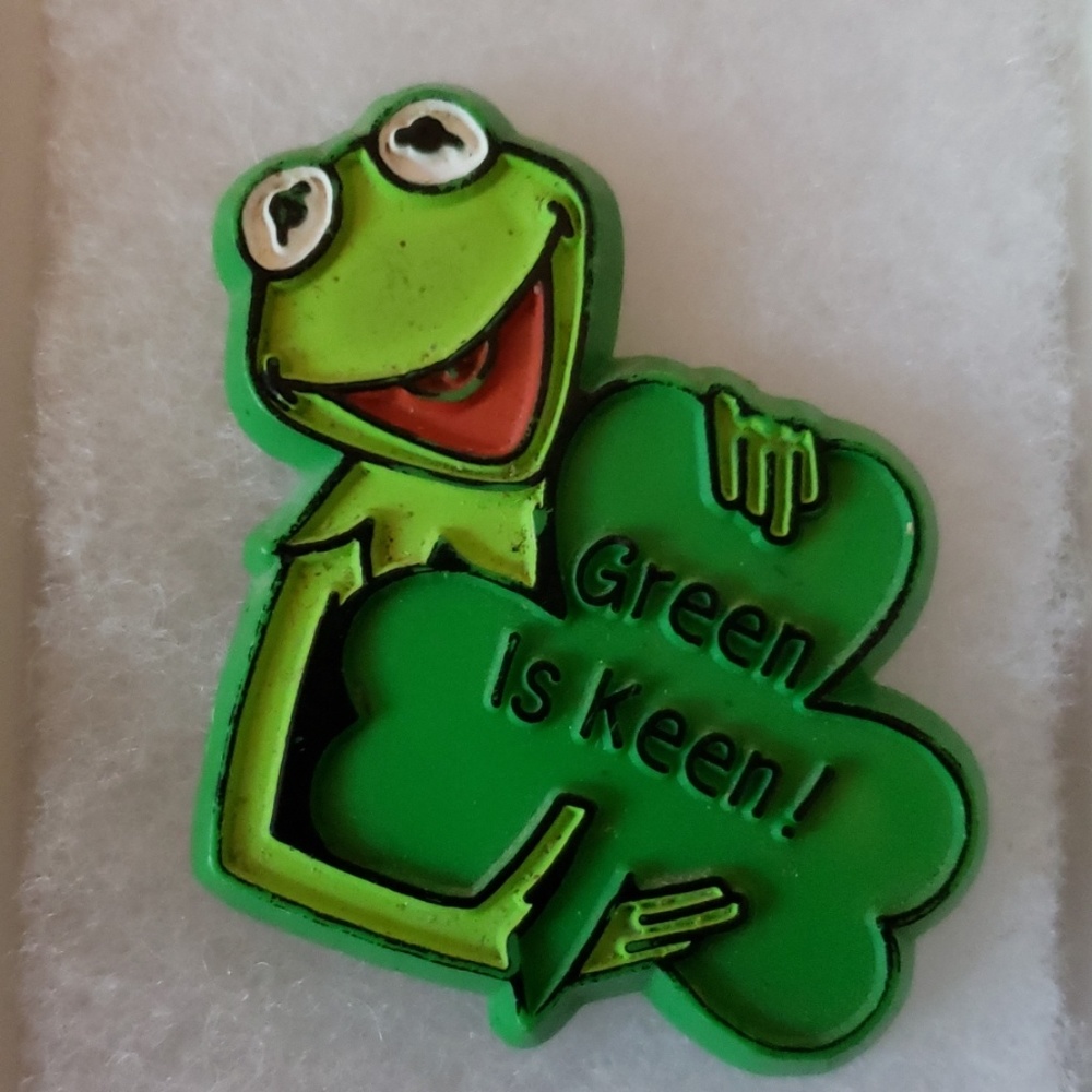 Vintage Kermit Hallmark Pin